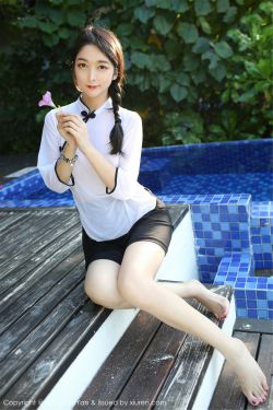 风中的花瓣
